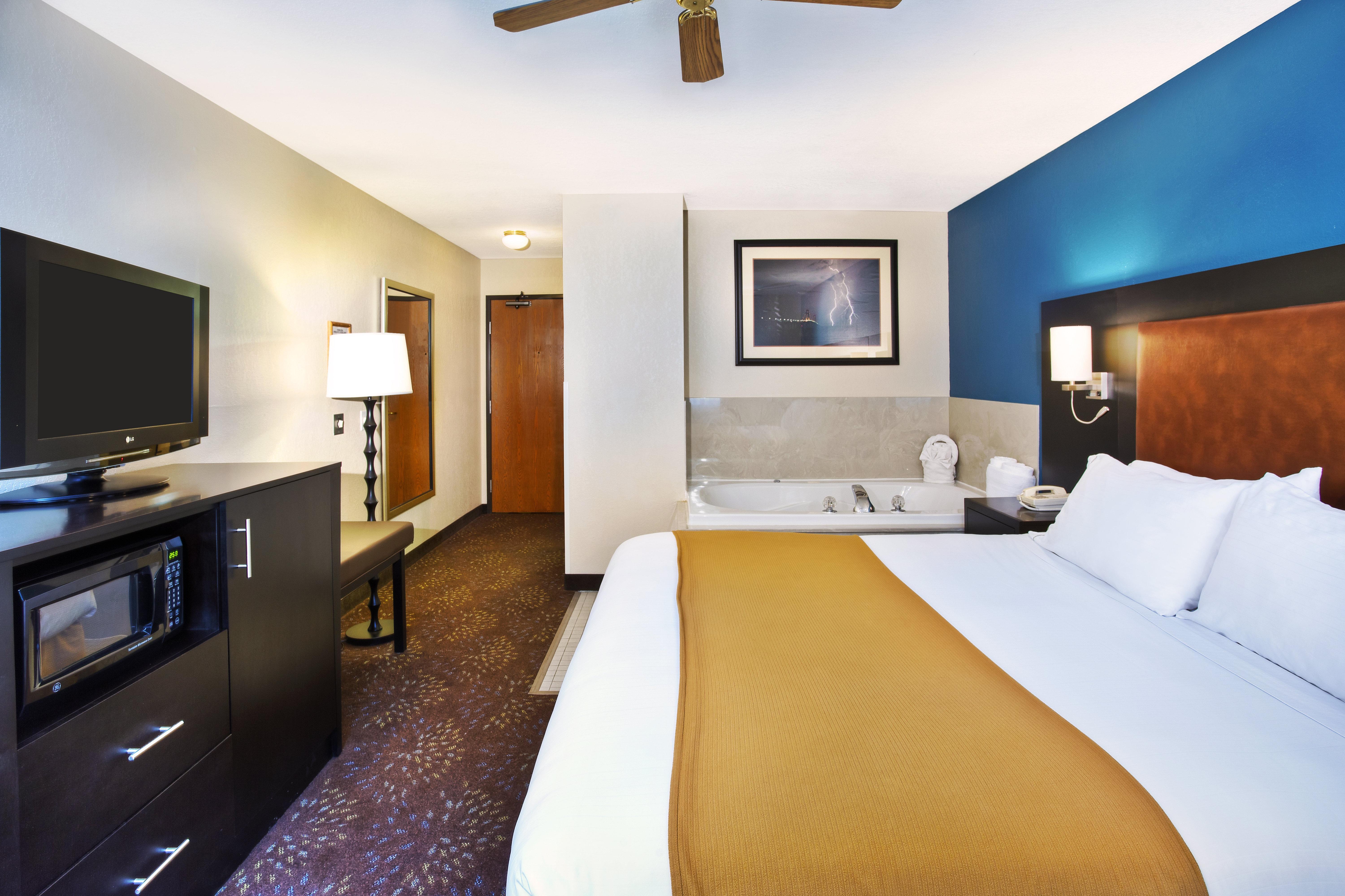 Holiday Inn Express Mackinaw City By Ihg Exteriör bild