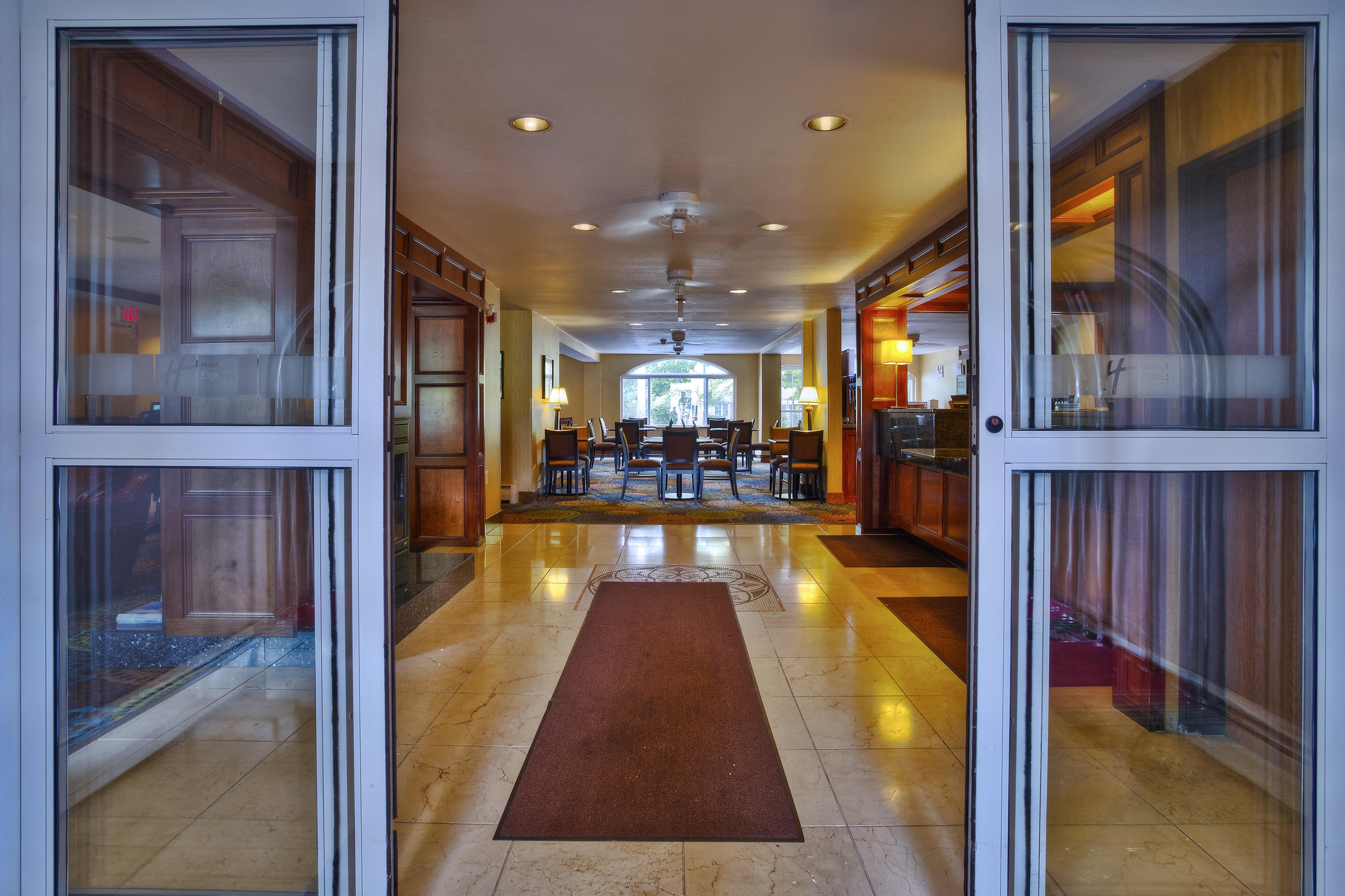Holiday Inn Express Mackinaw City By Ihg Exteriör bild