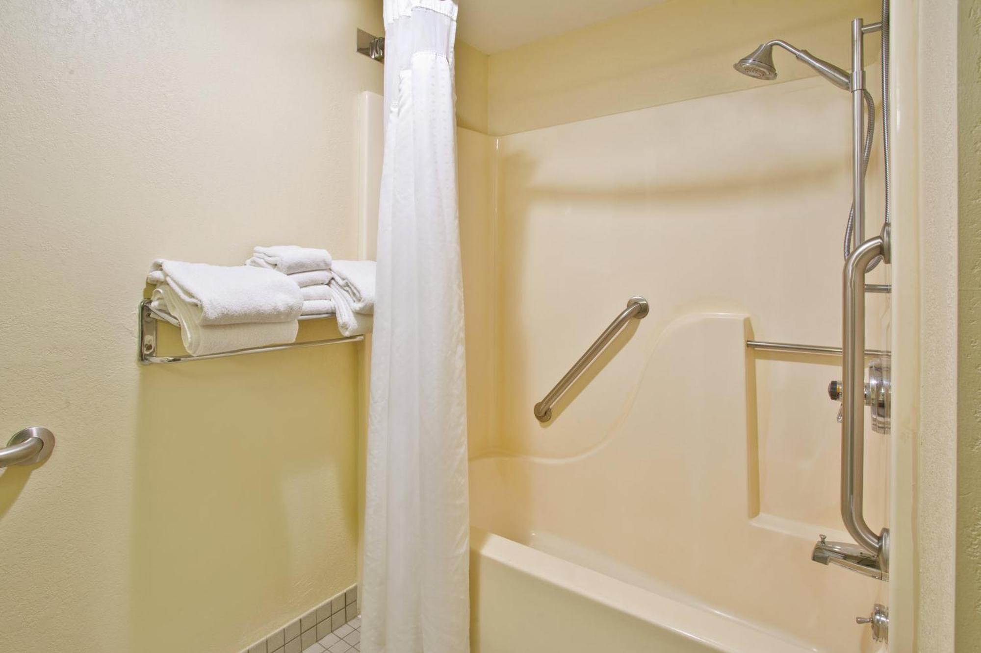 Holiday Inn Express Mackinaw City By Ihg Exteriör bild