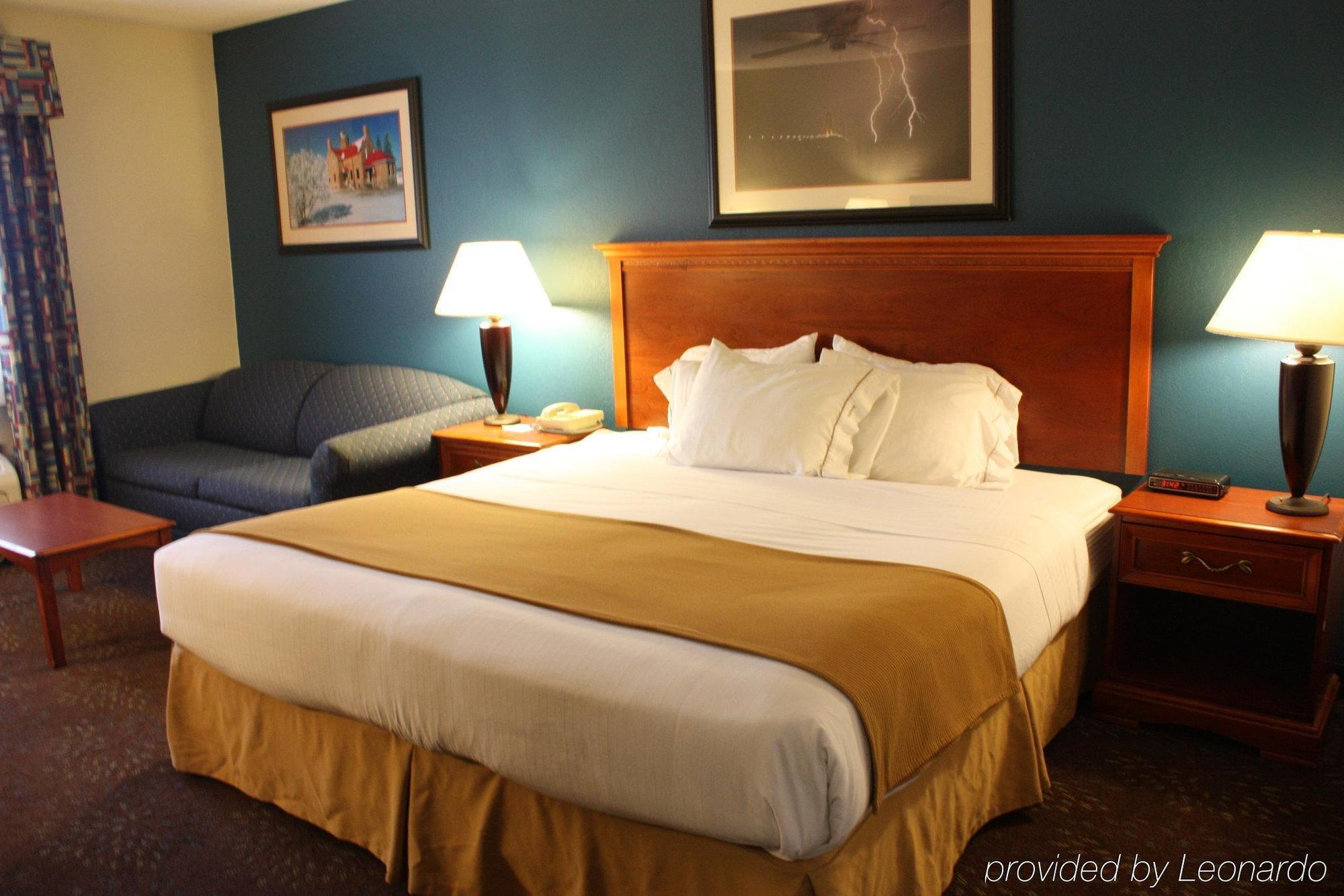 Holiday Inn Express Mackinaw City By Ihg Exteriör bild