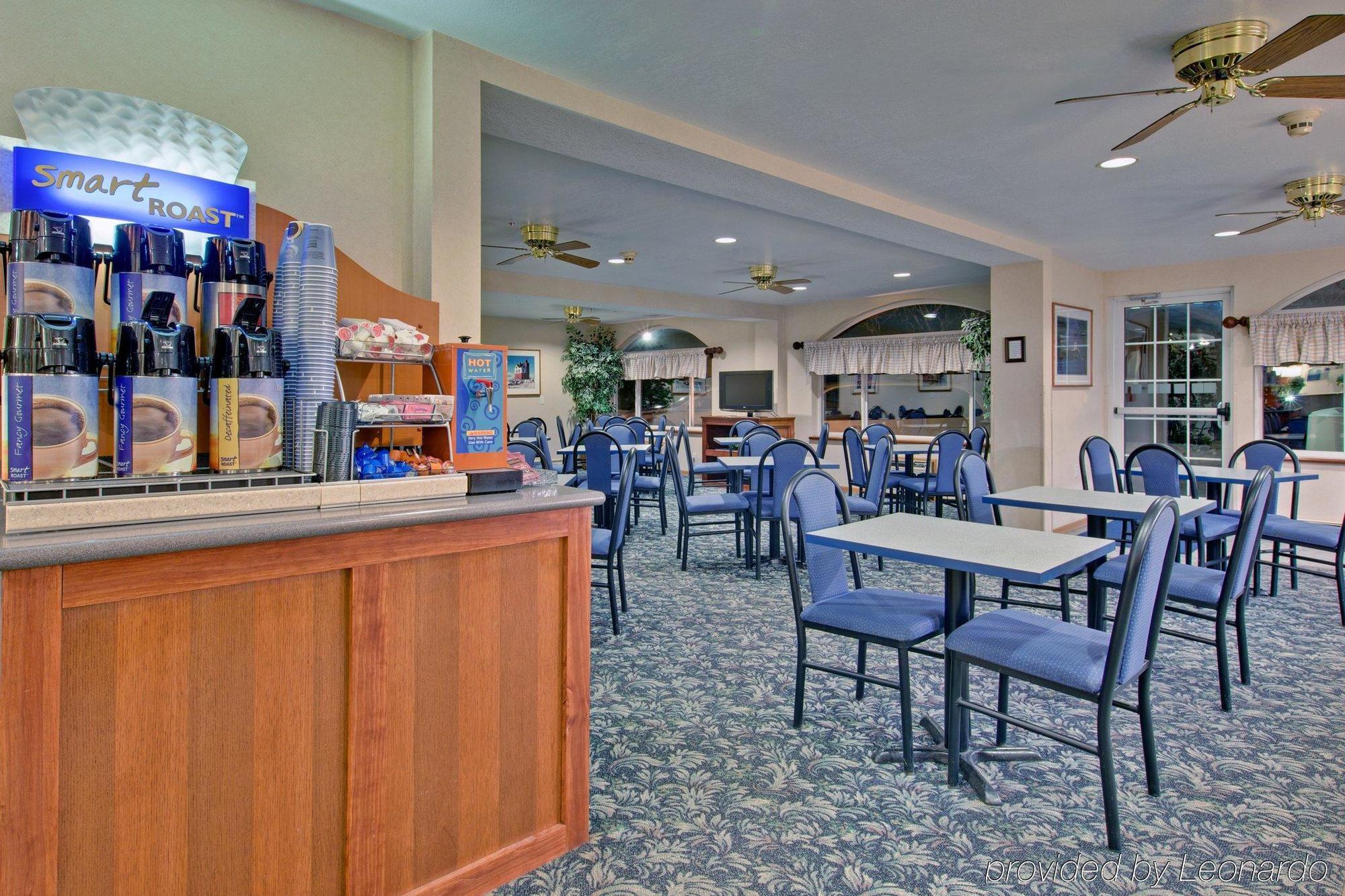 Holiday Inn Express Mackinaw City By Ihg Exteriör bild