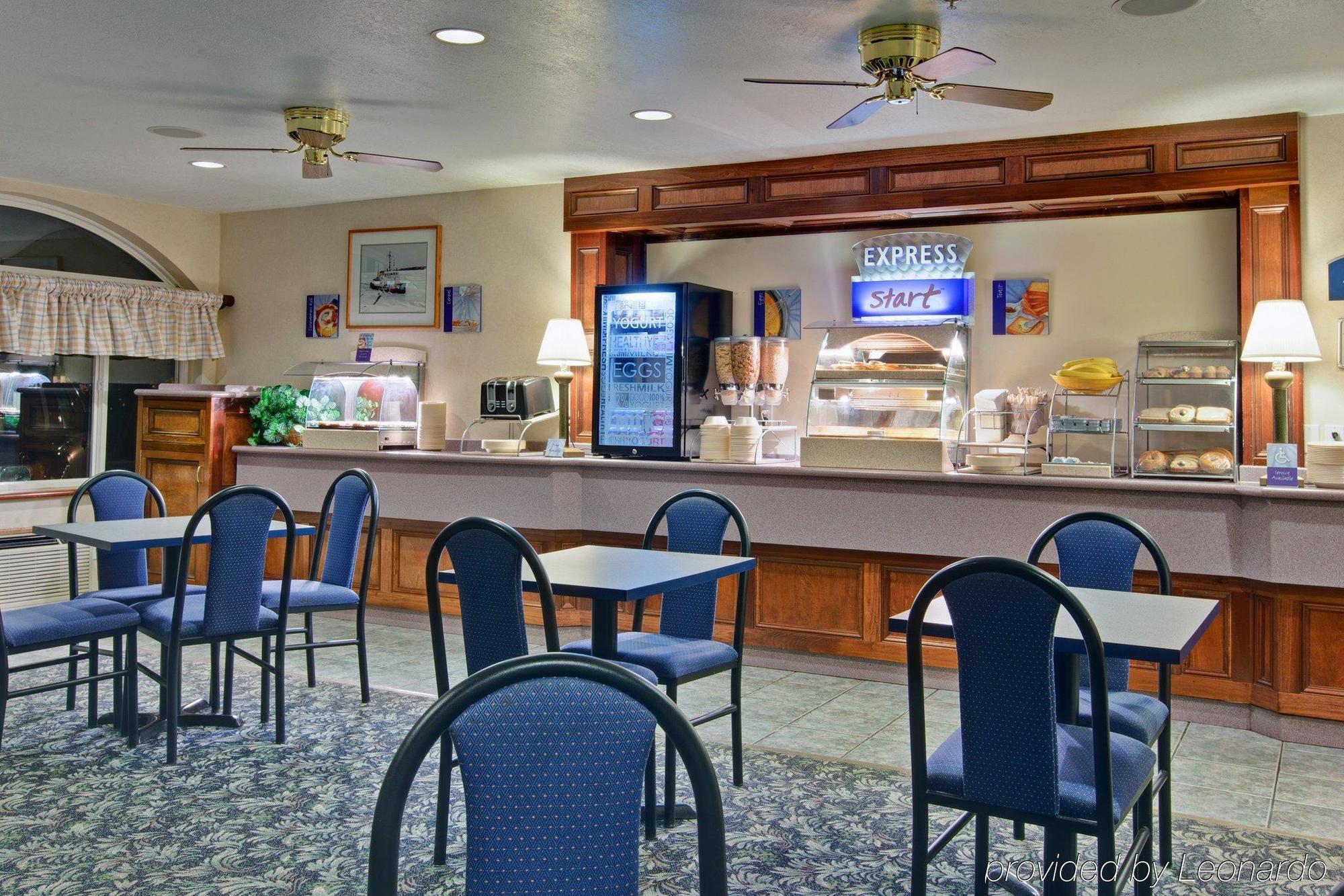 Holiday Inn Express Mackinaw City By Ihg Exteriör bild