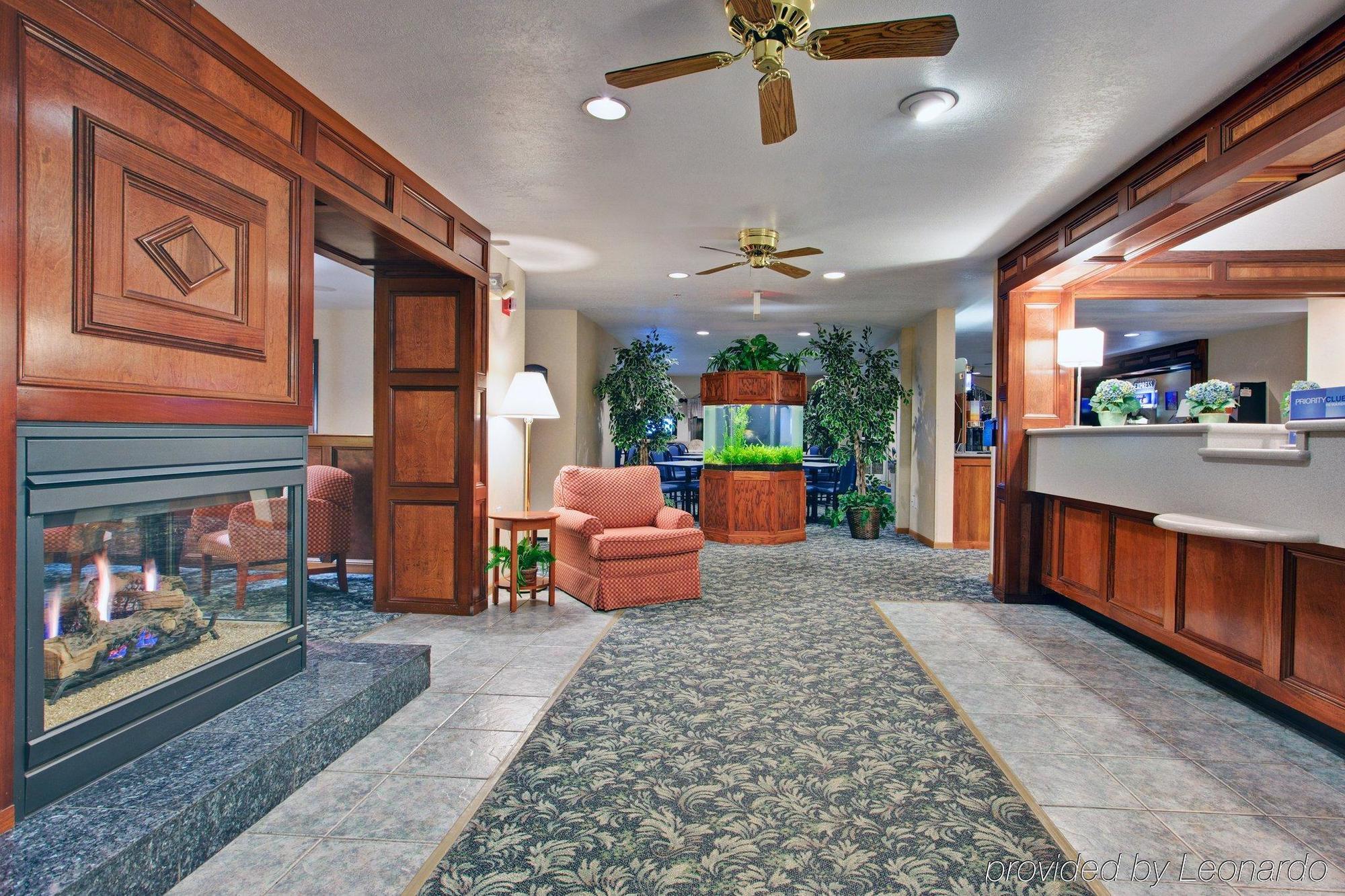 Holiday Inn Express Mackinaw City By Ihg Exteriör bild