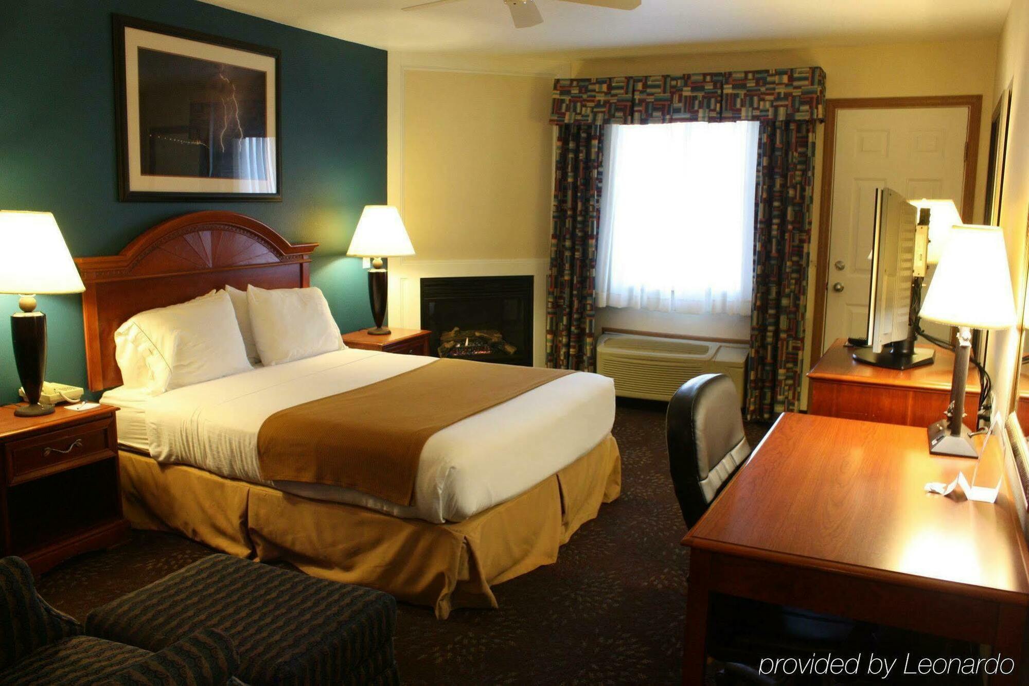 Holiday Inn Express Mackinaw City By Ihg Exteriör bild
