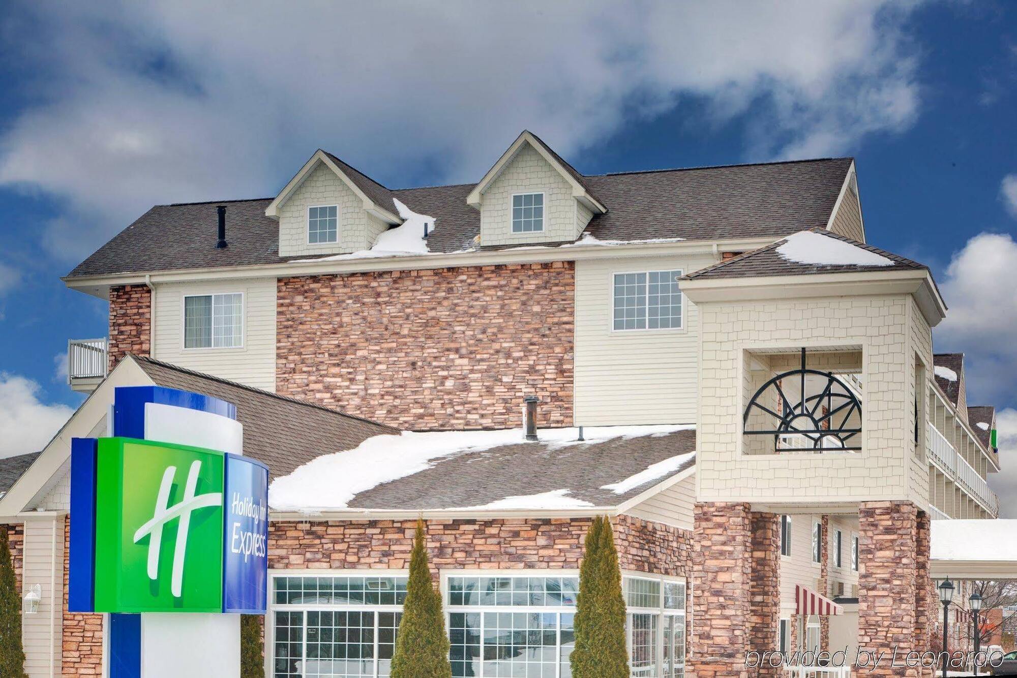 Holiday Inn Express Mackinaw City By Ihg Exteriör bild