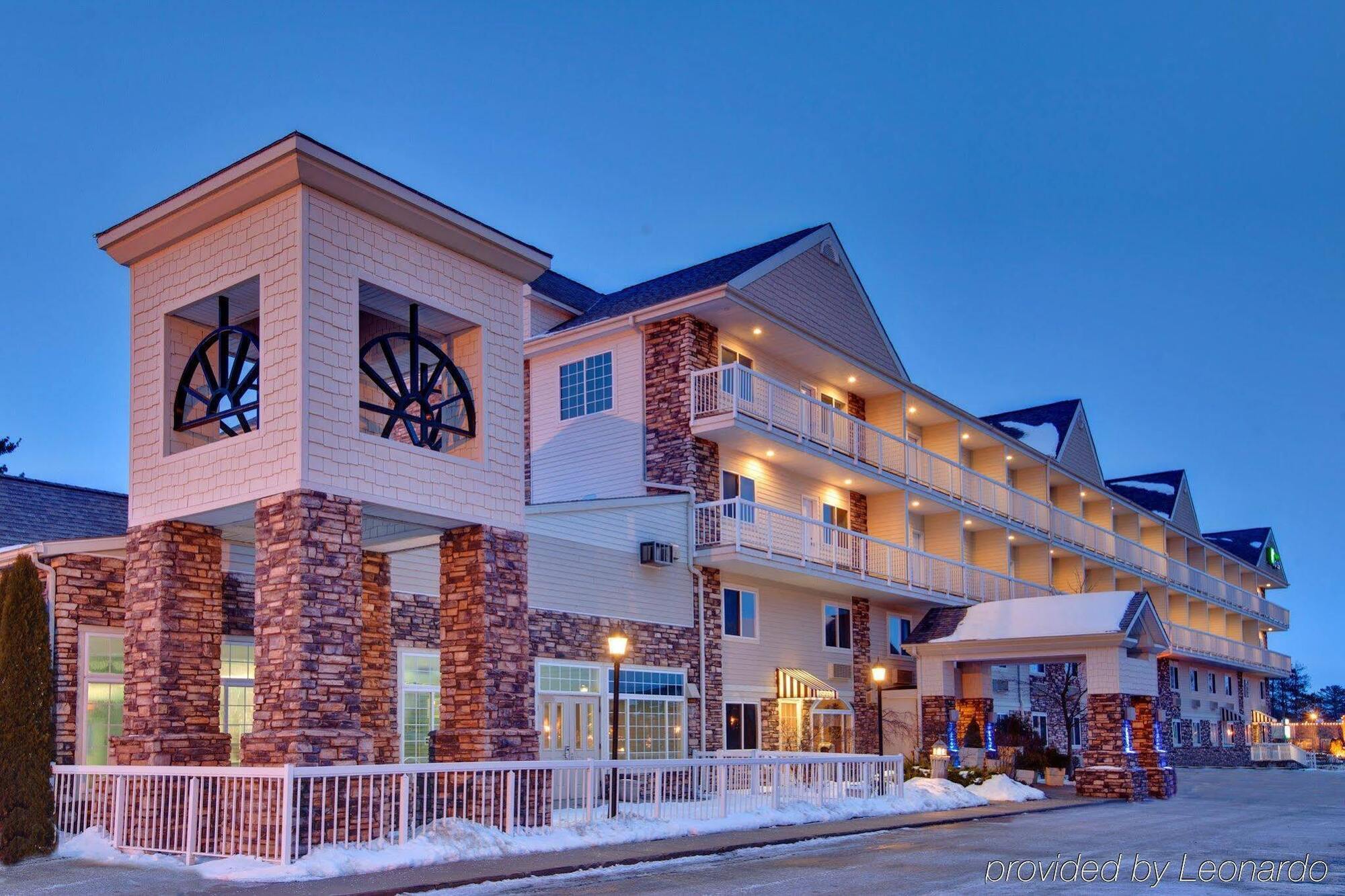 Holiday Inn Express Mackinaw City By Ihg Exteriör bild