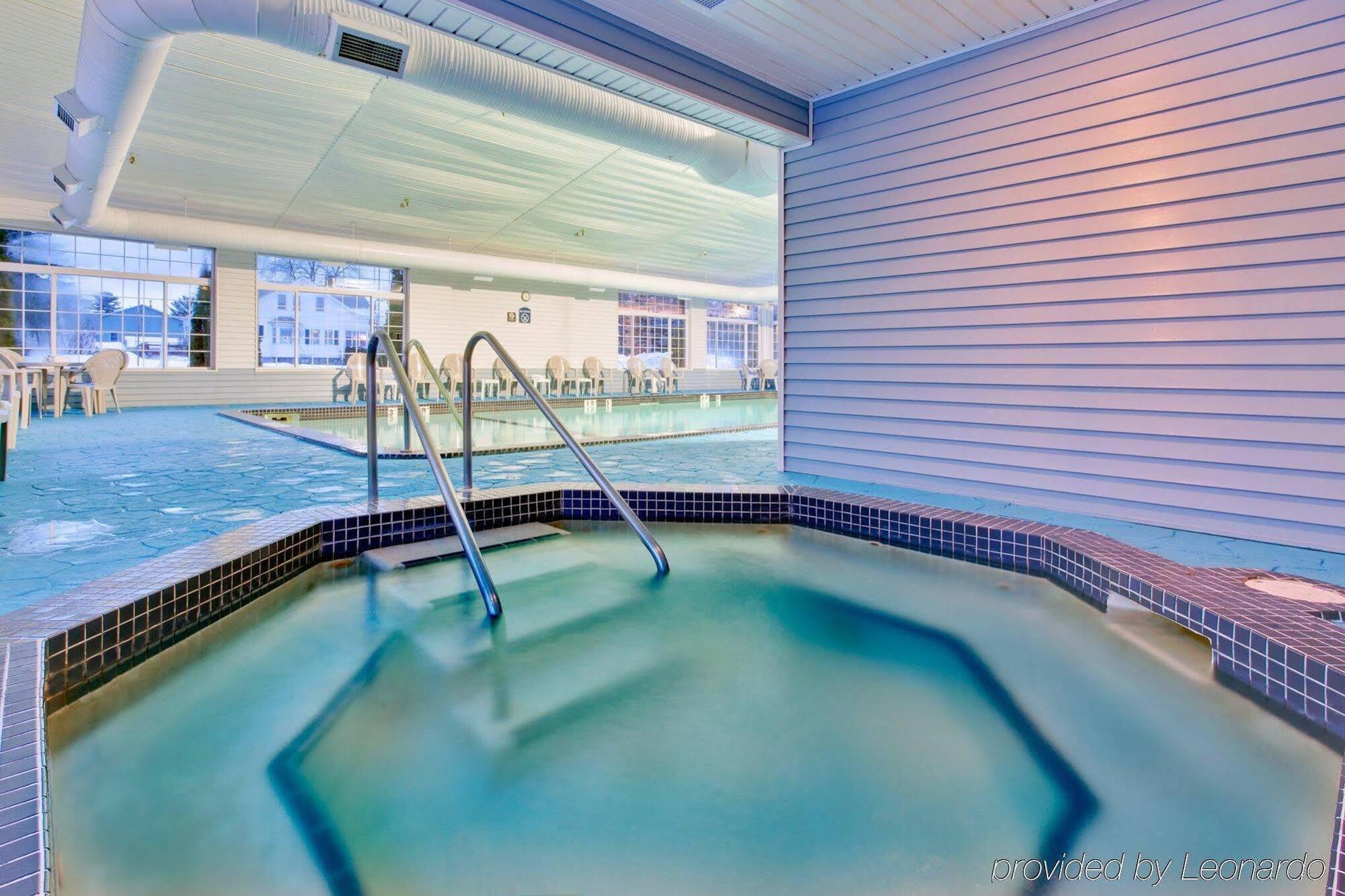 Holiday Inn Express Mackinaw City By Ihg Exteriör bild